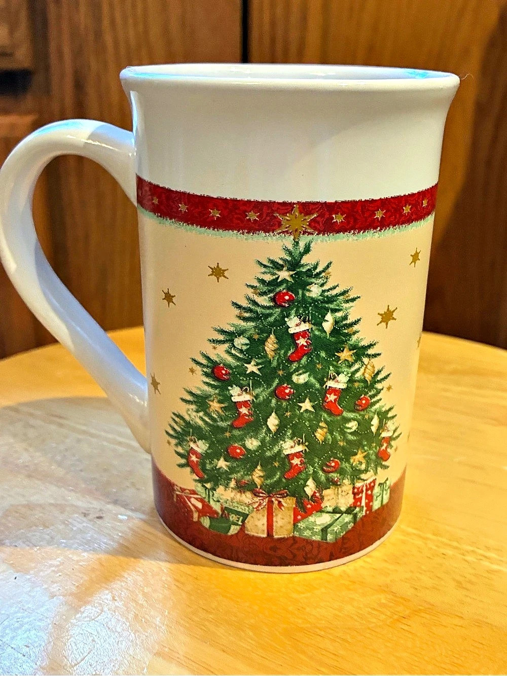 Royal Norfolk Christmas Tree Holiday Mug White & Red